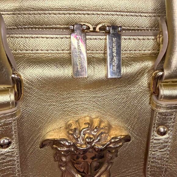 VTG Gianni Versace Gold Metallic Leather Large Medusa Satchel Two Way Bag Glam - Picture 3 of 8